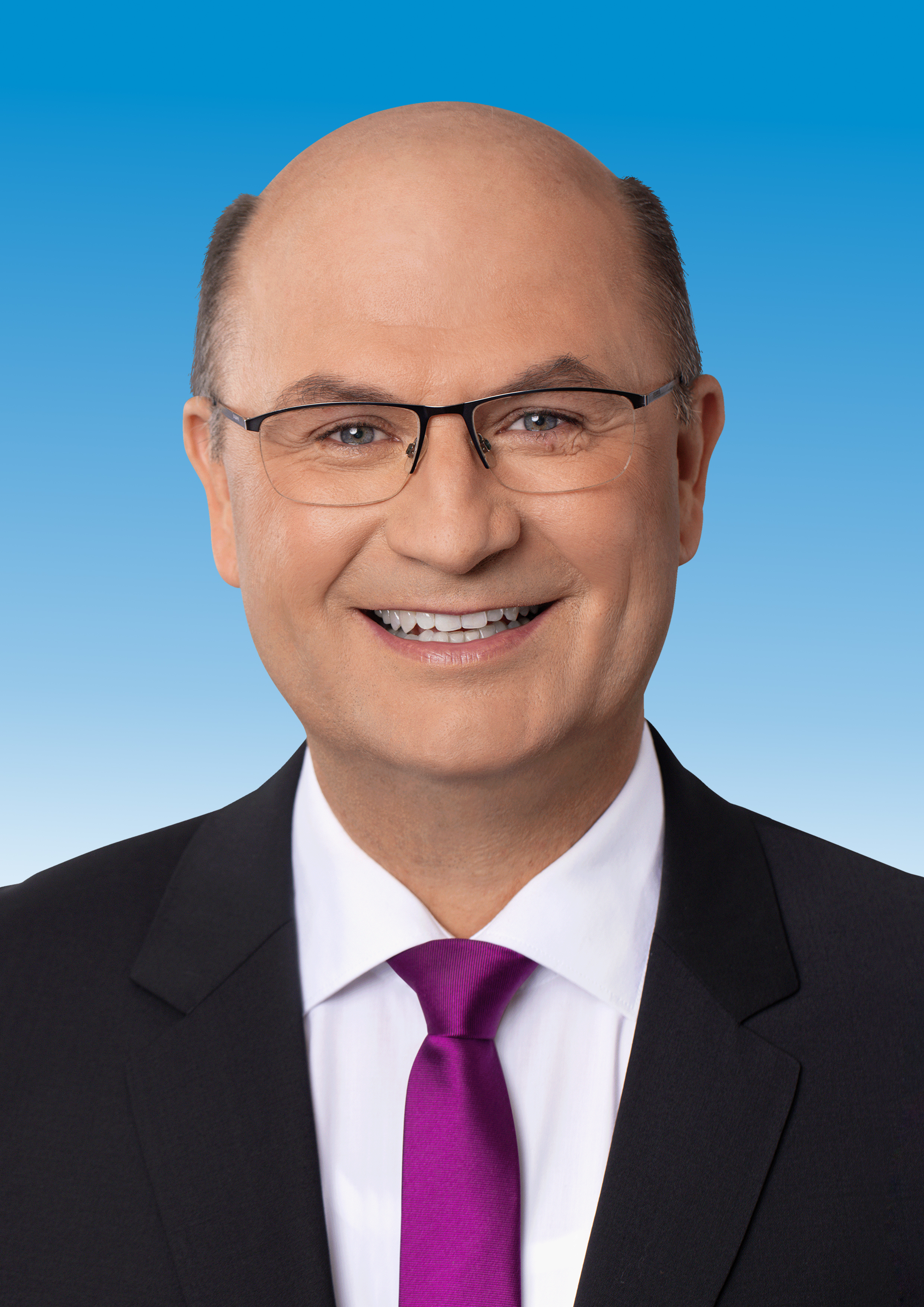 Bayerns Finanz- und Heimatminister Albert Füracker, MdL kommt zur Spargelsaisoneröffnung am 12. April 2025 nach Abensberg.
